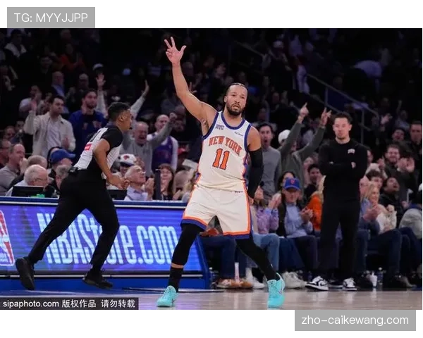 布伦森30分9助攻率队21分逆转，尼克斯险胜勇士止连败